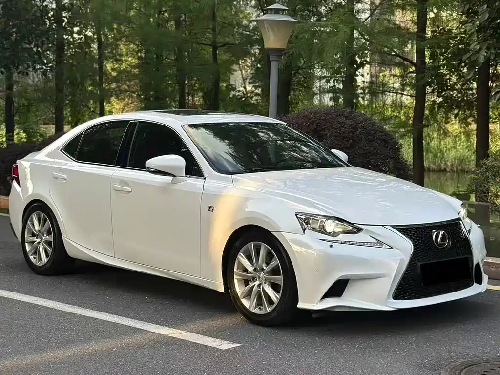 Lexus IS — миниатюра 13