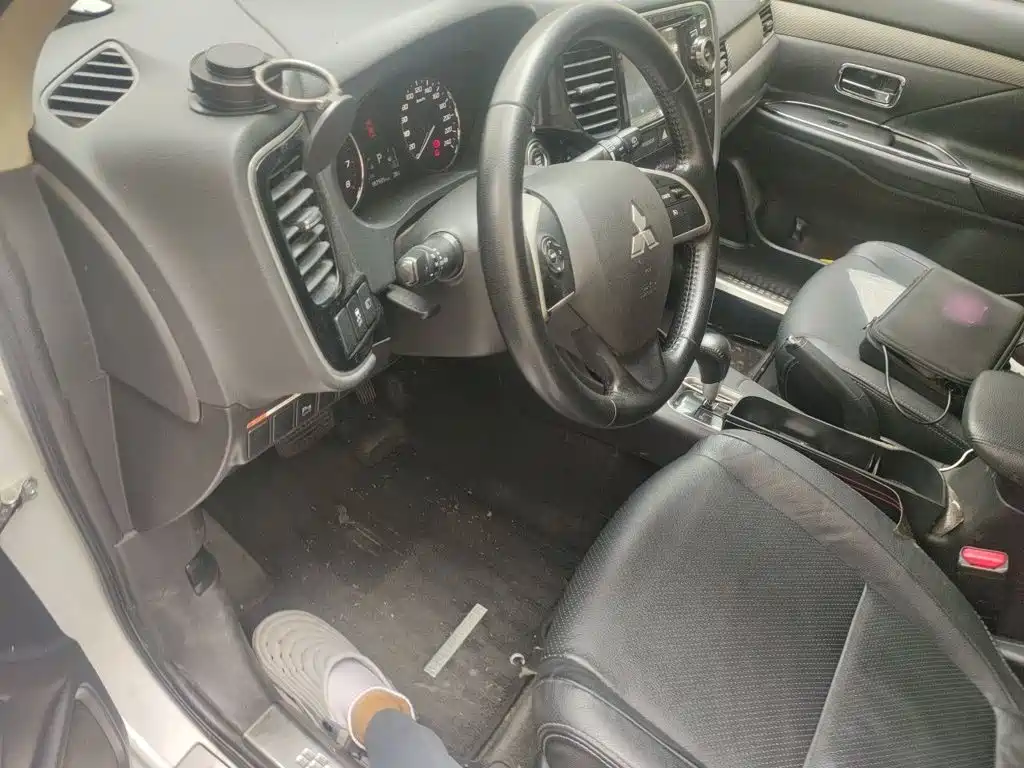Mitsubishi Outlander (Import) — миниатюра 12
