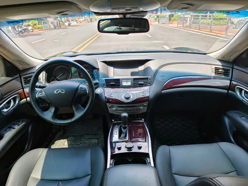 Infiniti Q70 — миниатюра 11