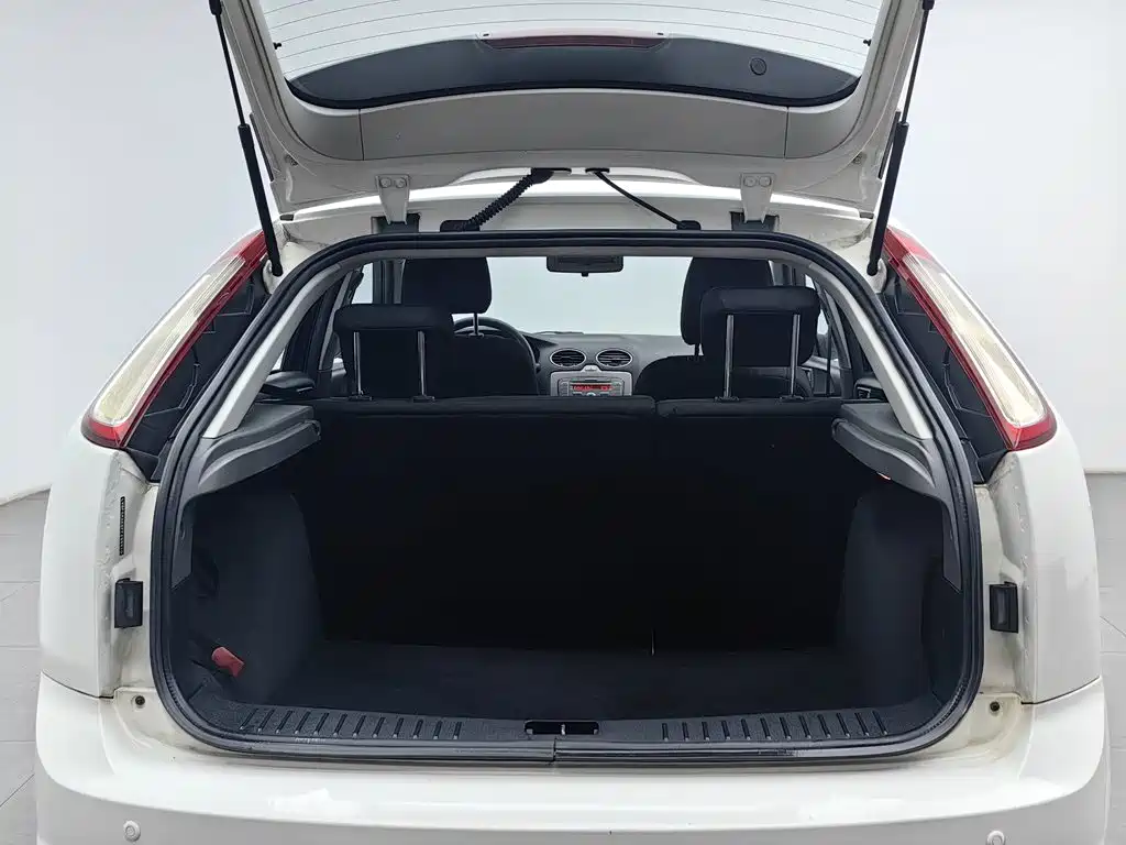 Ford Focus — миниатюра 16
