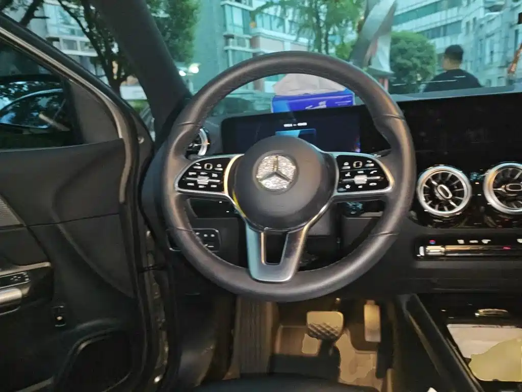 Mercedes-Benz GLA — миниатюра 11