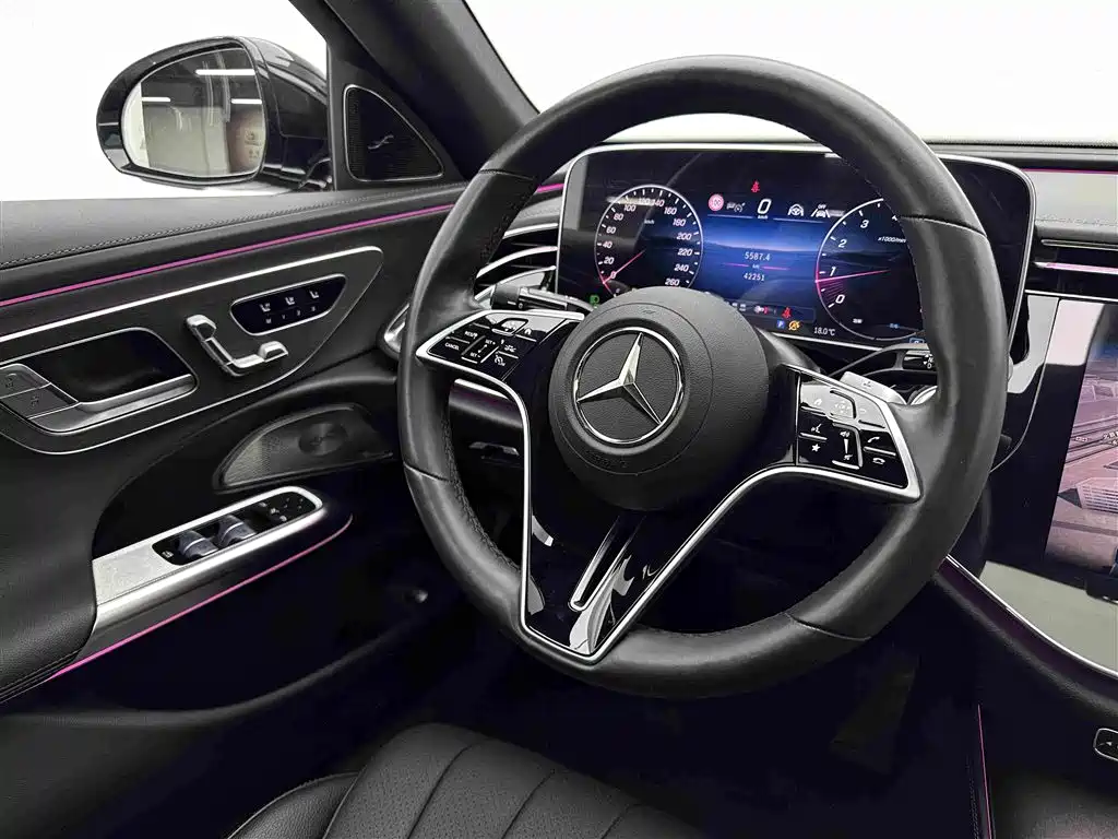 Mercedes-Benz E-Class 2024 — фото 10