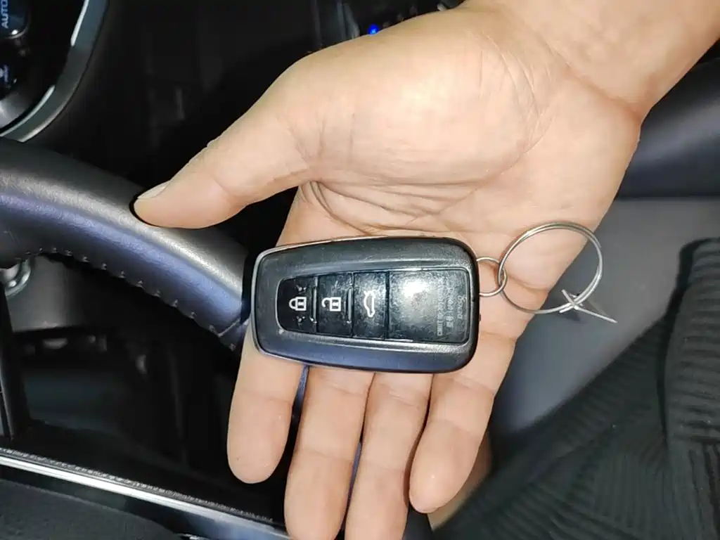Toyota Camry 2023 2.0GVP Lead