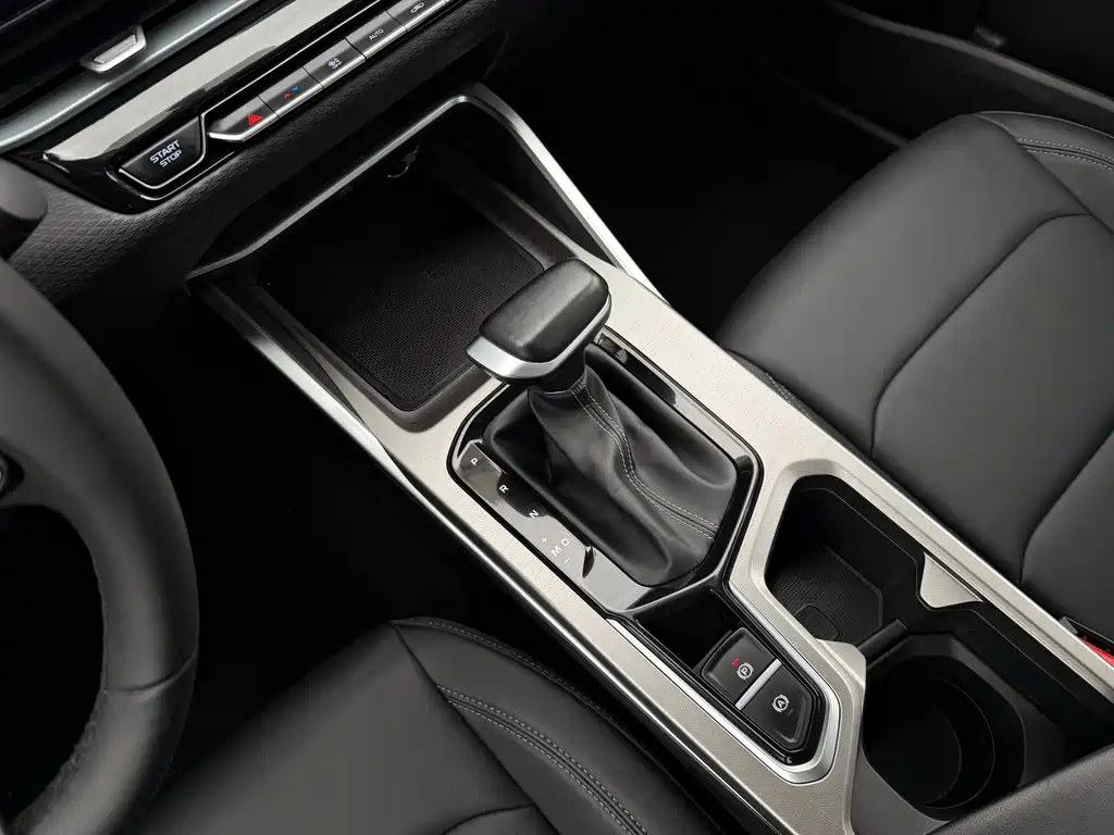 Geely Emgrand — миниатюра 6