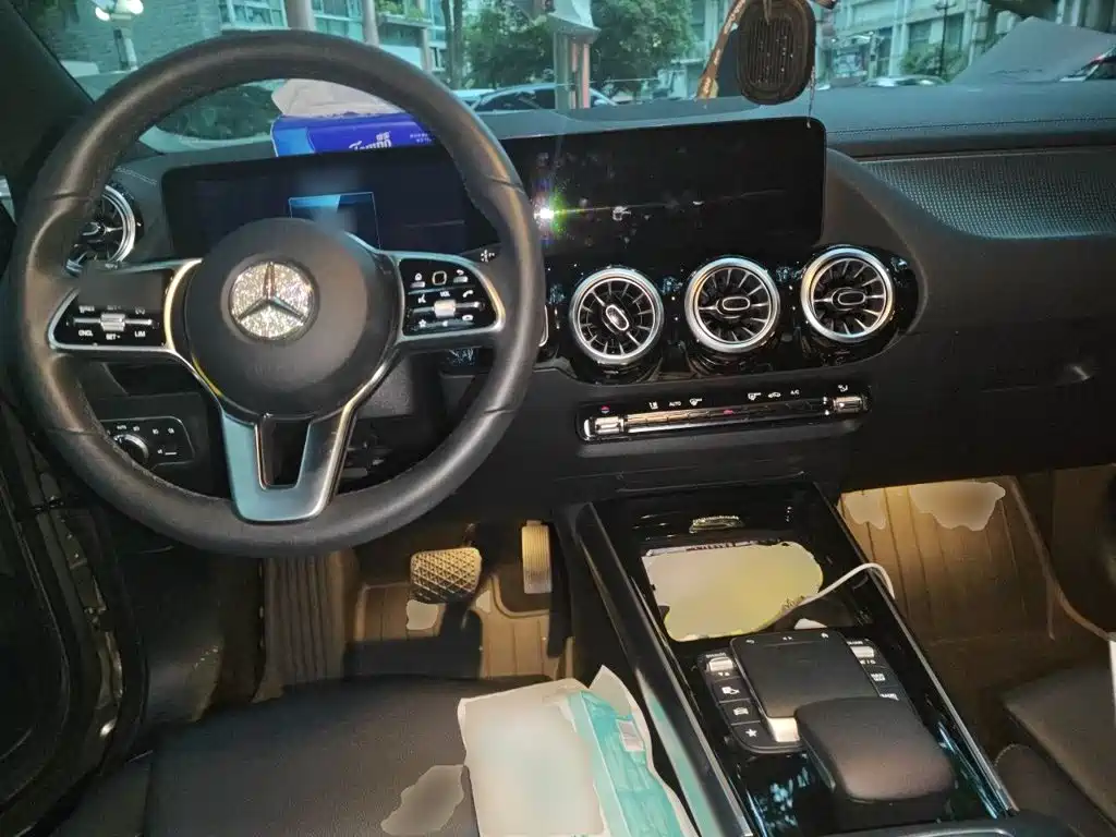 Mercedes-Benz GLA — миниатюра 10
