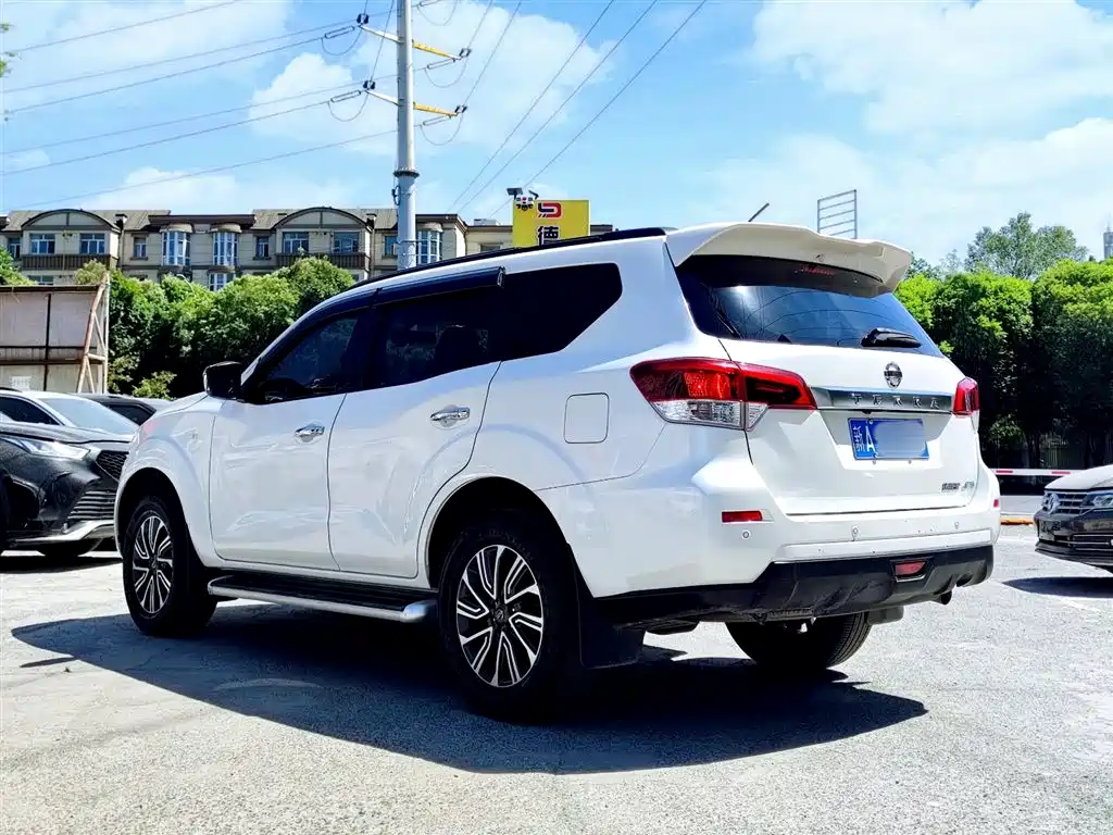 Nissan Terra 2.5L XL Upper 4WD Auto 4WD Luxury Edition, фото 6