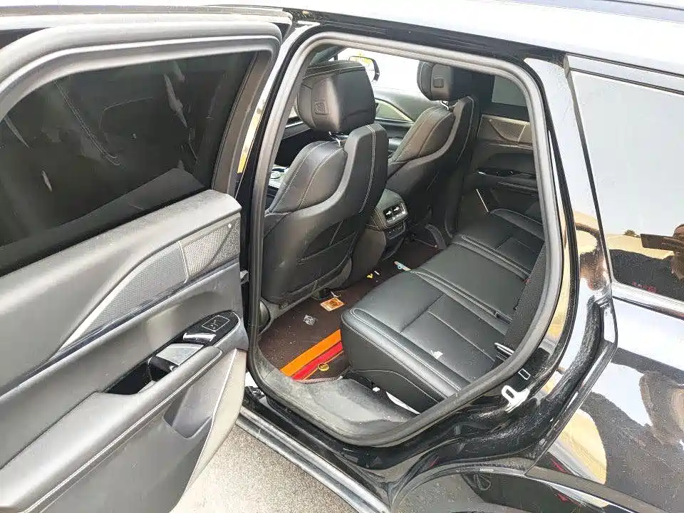 Cadillac XT5 — миниатюра 4