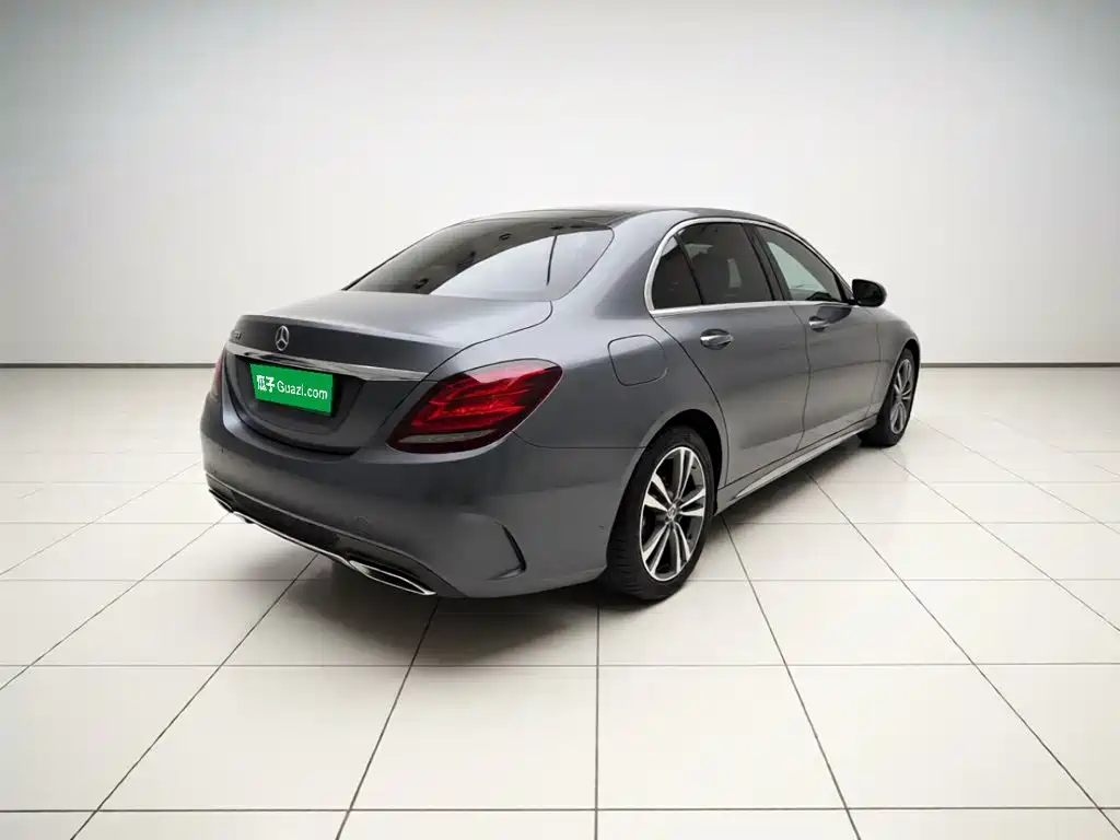 Mercedes-Benz C-Class — миниатюра 6