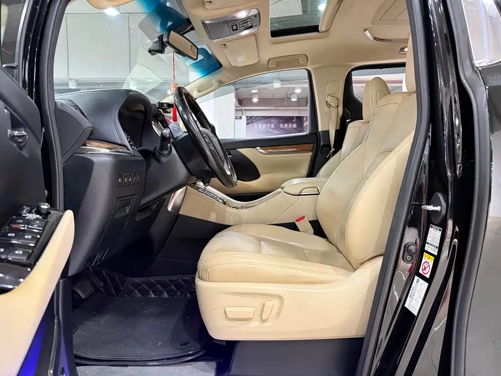 Toyota Alphard 2018 3.5L Luxury