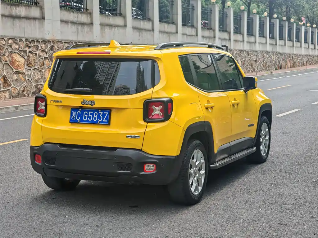 Jeep Renegade — миниатюра 9