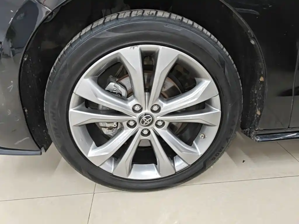 Toyota Sienna — миниатюра 23