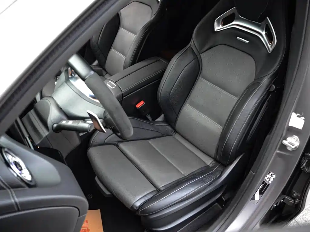 MERCEDES-BENZ GLA AMG