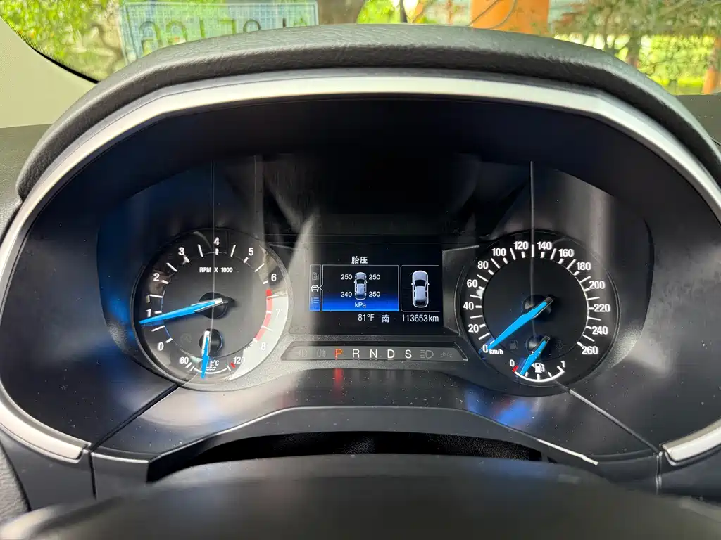 Ford Edge — миниатюра 17