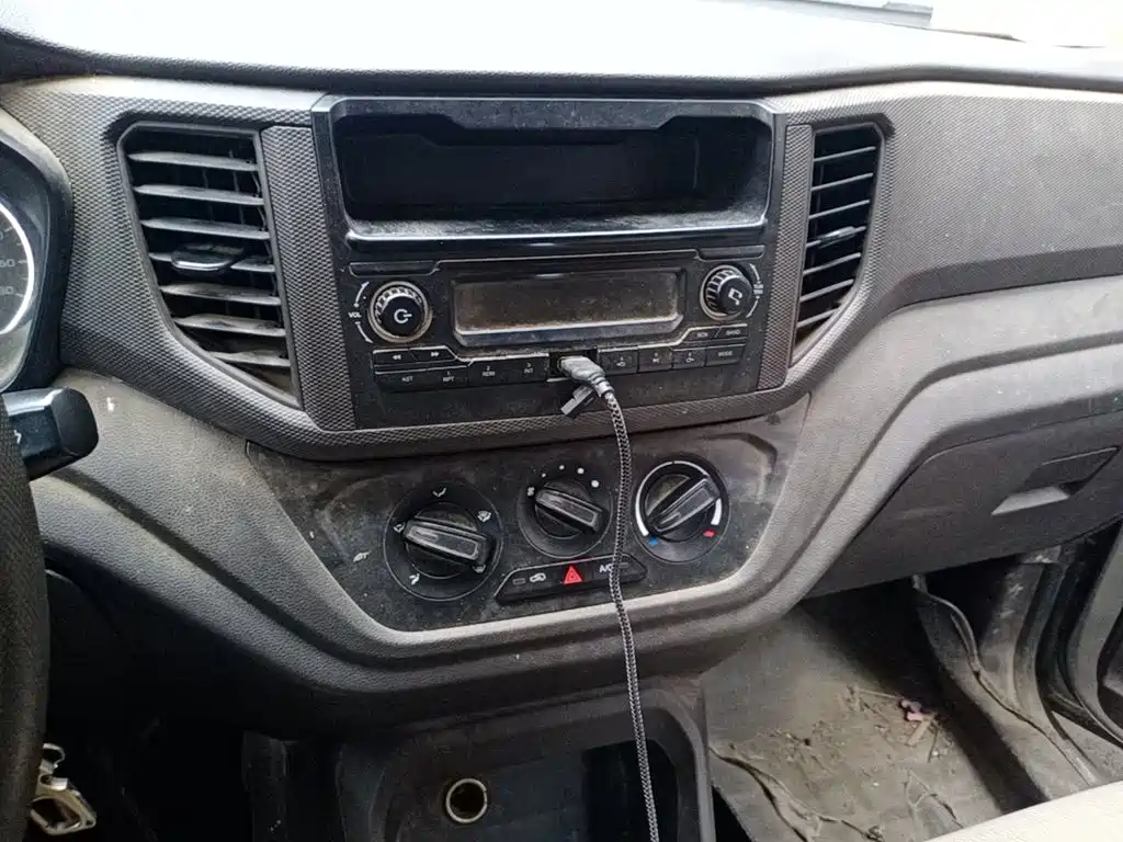 Wuling Hongguang V — миниатюра 9