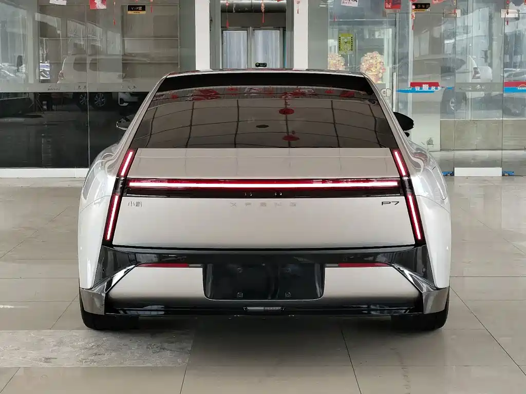XPeng P7 — миниатюра 5