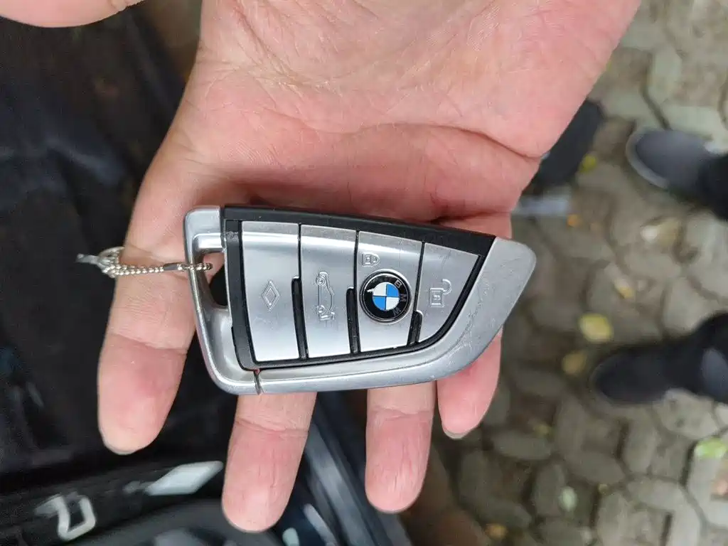 BMW 5 Series — миниатюра 9