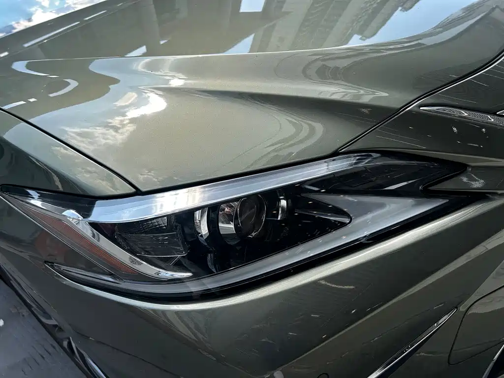 Lexus ES — миниатюра 6