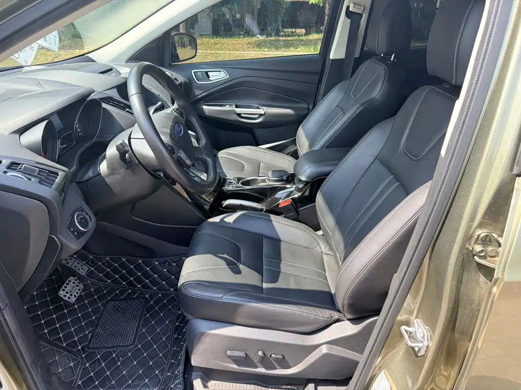 Ford Kuga — миниатюра 10