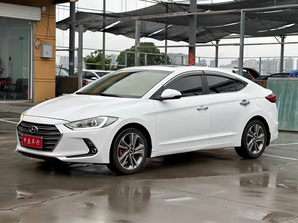 Купить Hyundai Elantra