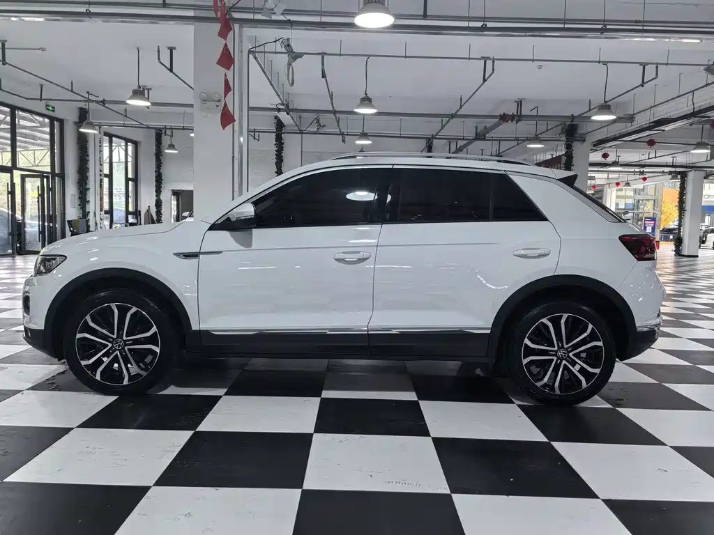 Volkswagen T-Roc 2022 280TSI DSG PLUS