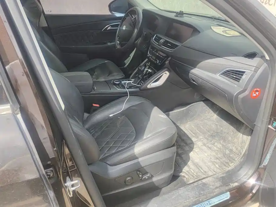 Borgward BX7 — миниатюра 8
