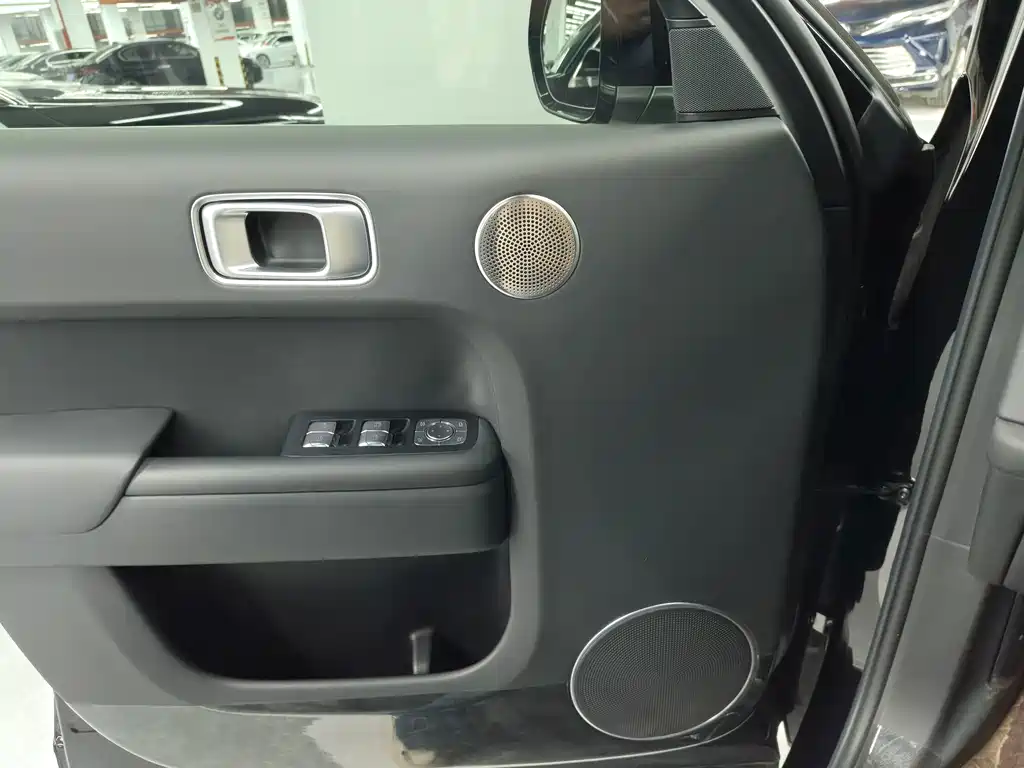 Li Auto Li L8 — миниатюра 12
