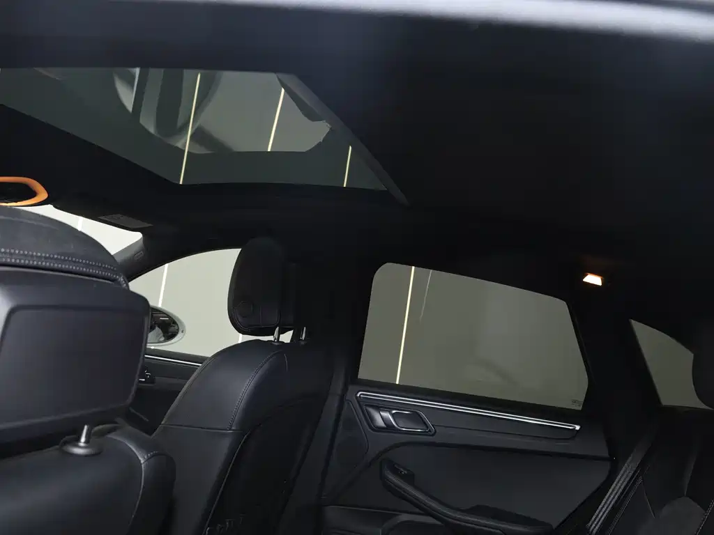 Porsche Macan — миниатюра 26