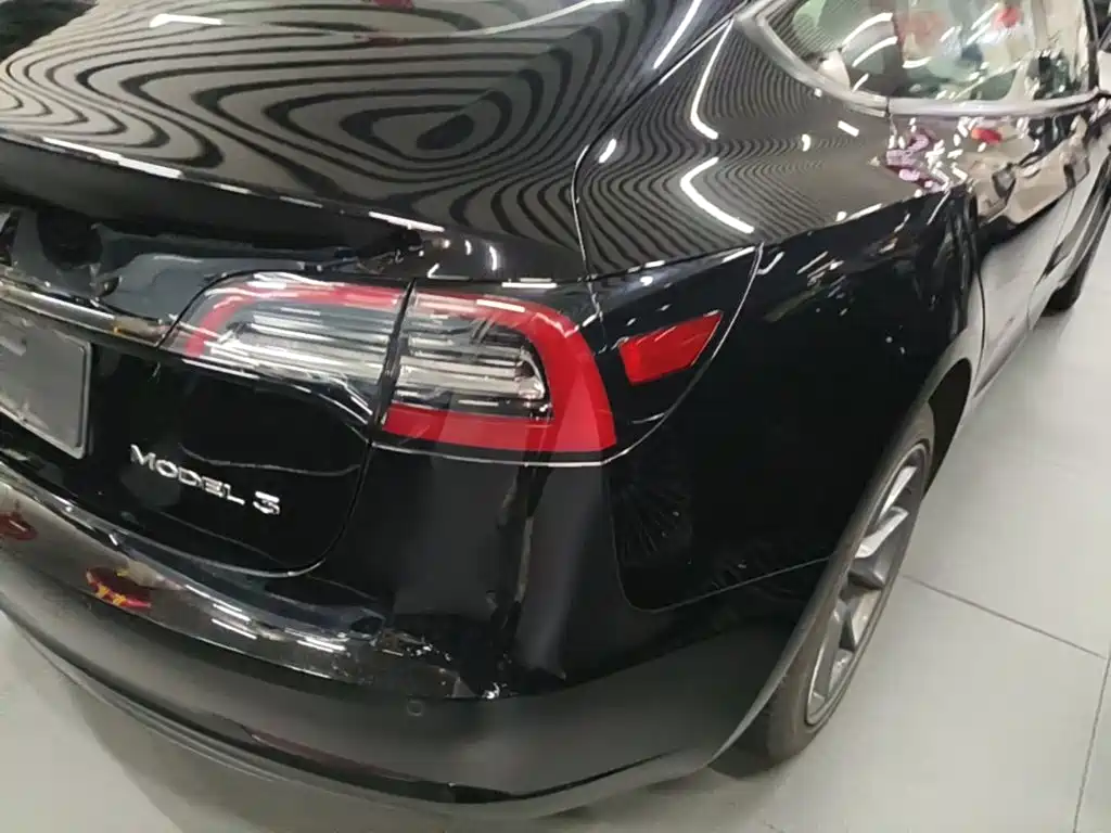 Tesla Model 3 — миниатюра 8