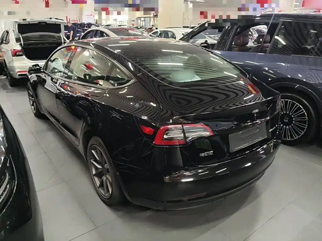 Tesla Model 3 — миниатюра 5