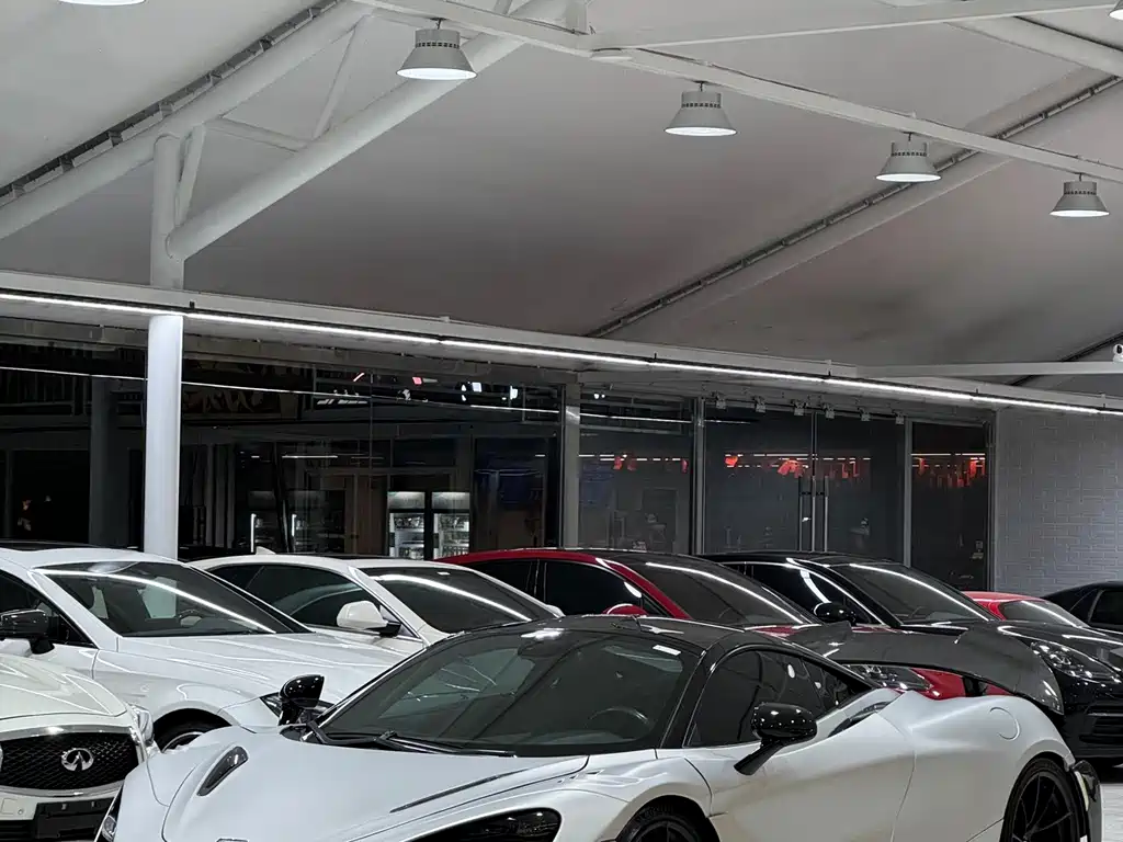 McLaren 720S — миниатюра 5