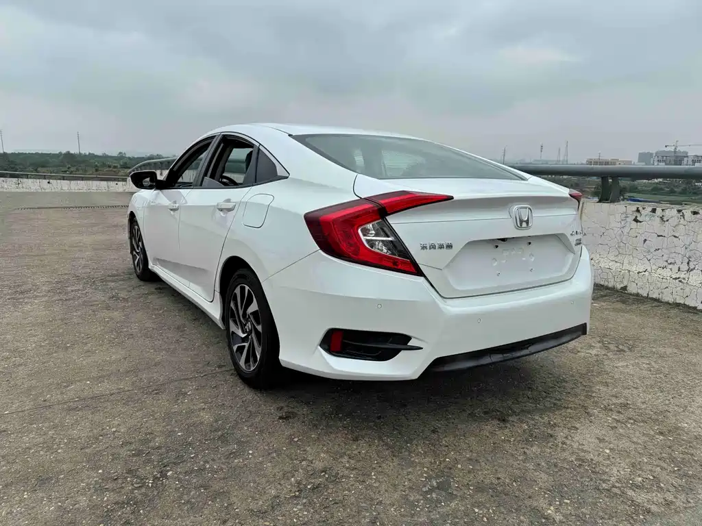 Honda Civic — миниатюра 9