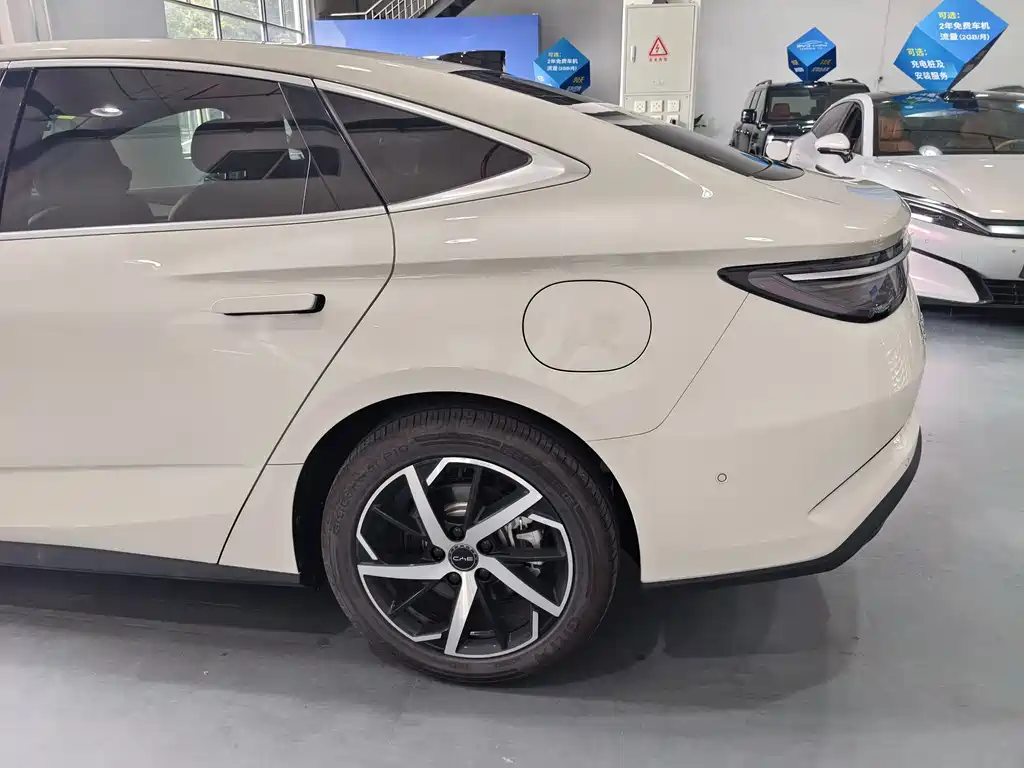 BYD Seal 07 DM-i — миниатюра 8
