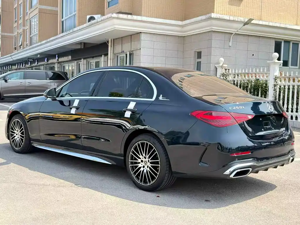 Mercedes-Benz C-Class — миниатюра 8