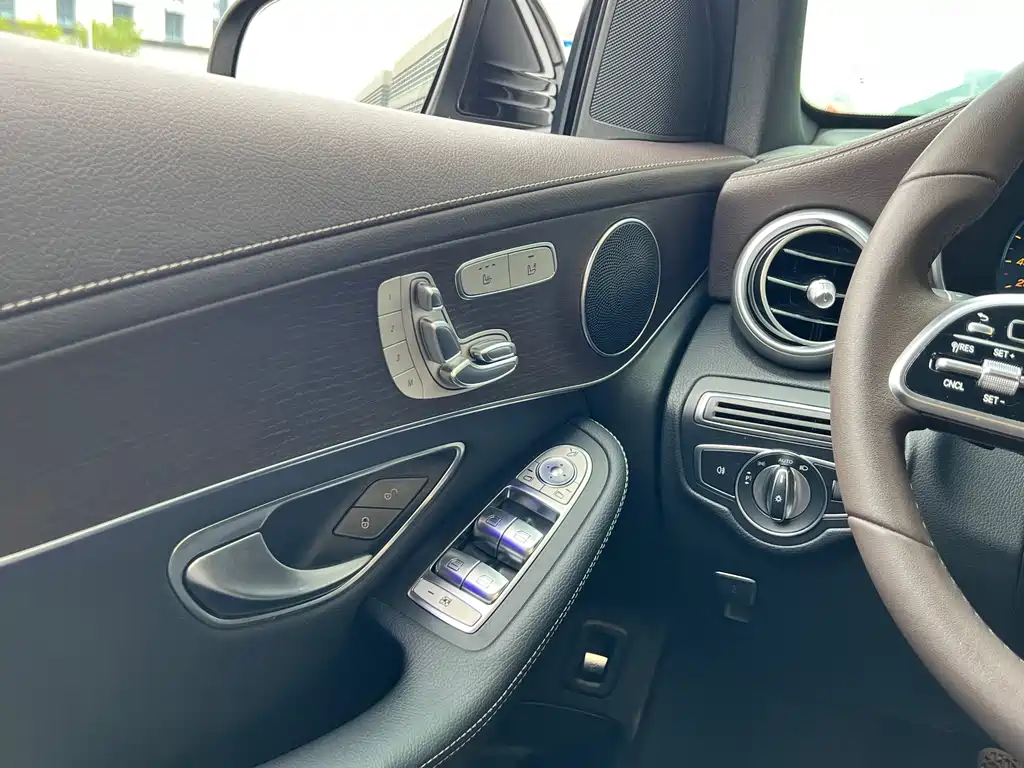Mercedes-Benz GLC — миниатюра 17