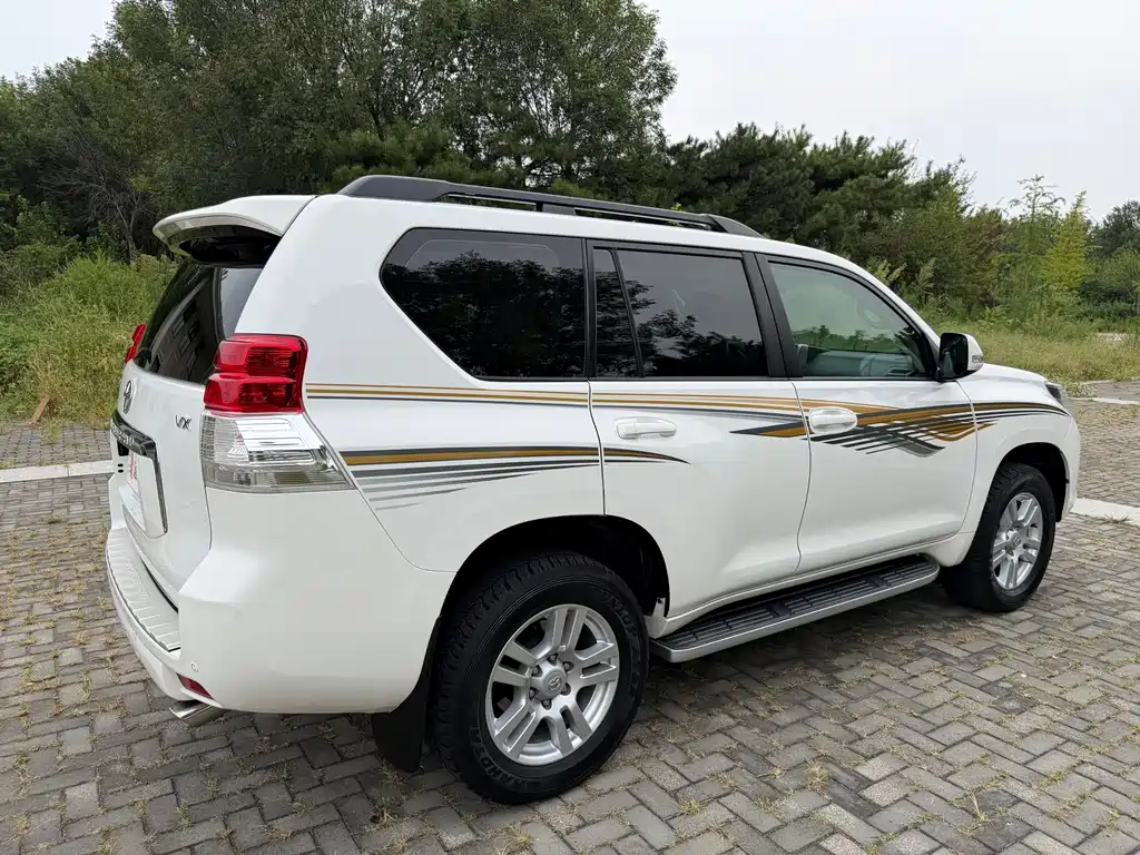 Toyota Land Cruiser Prado 2010 4.0L AT VX NAVI