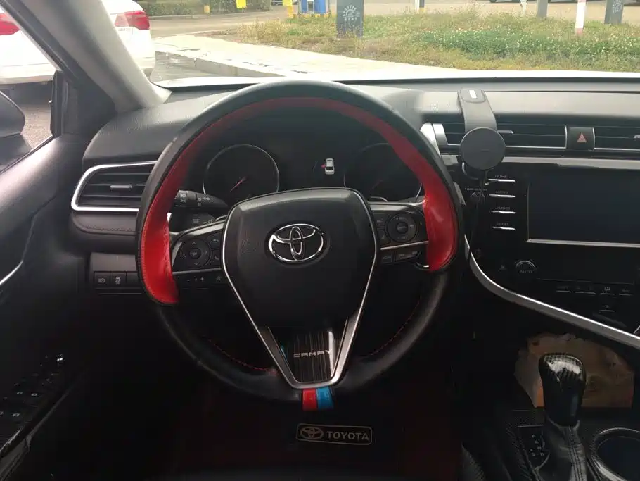 Toyota Camry — миниатюра 15
