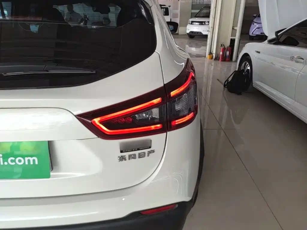 Nissan Qashqai — миниатюра 8