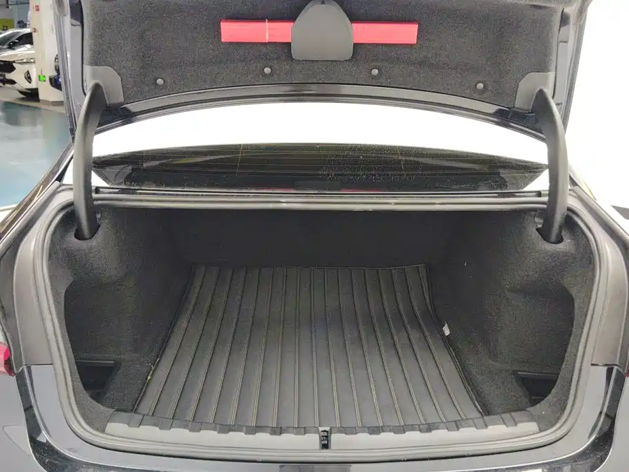 BMW 3 Series — миниатюра 4