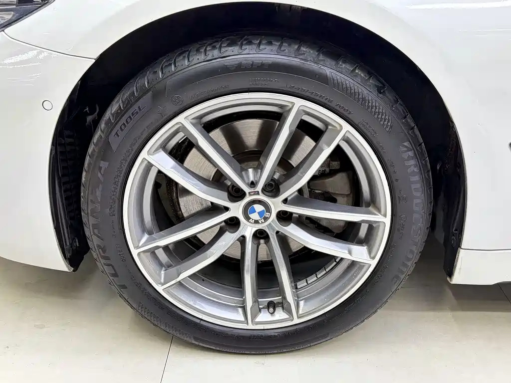 BMW 5 Series — миниатюра 7