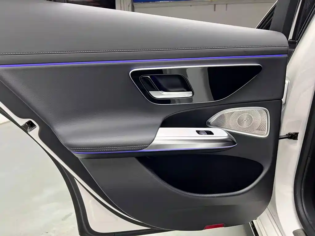 Mercedes-Benz E-Class (Import) — миниатюра 15