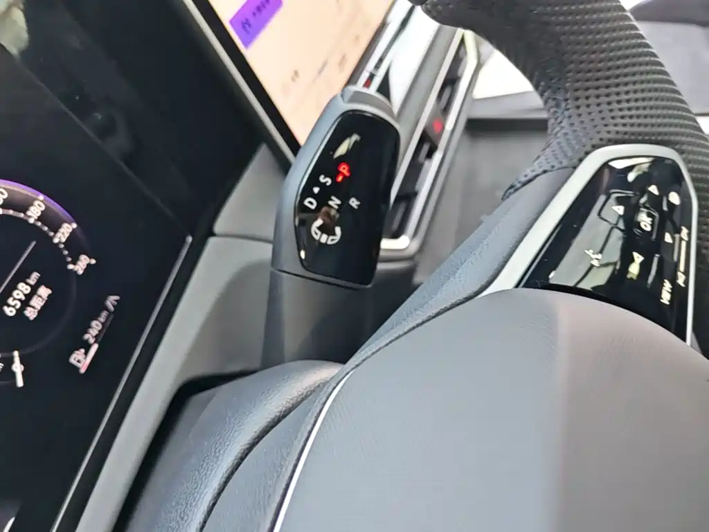 Volkswagen Tiguan L — миниатюра 14