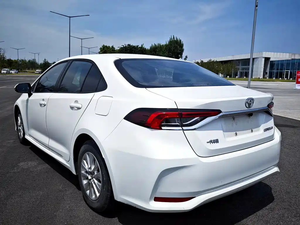 Toyota Corolla — миниатюра 4
