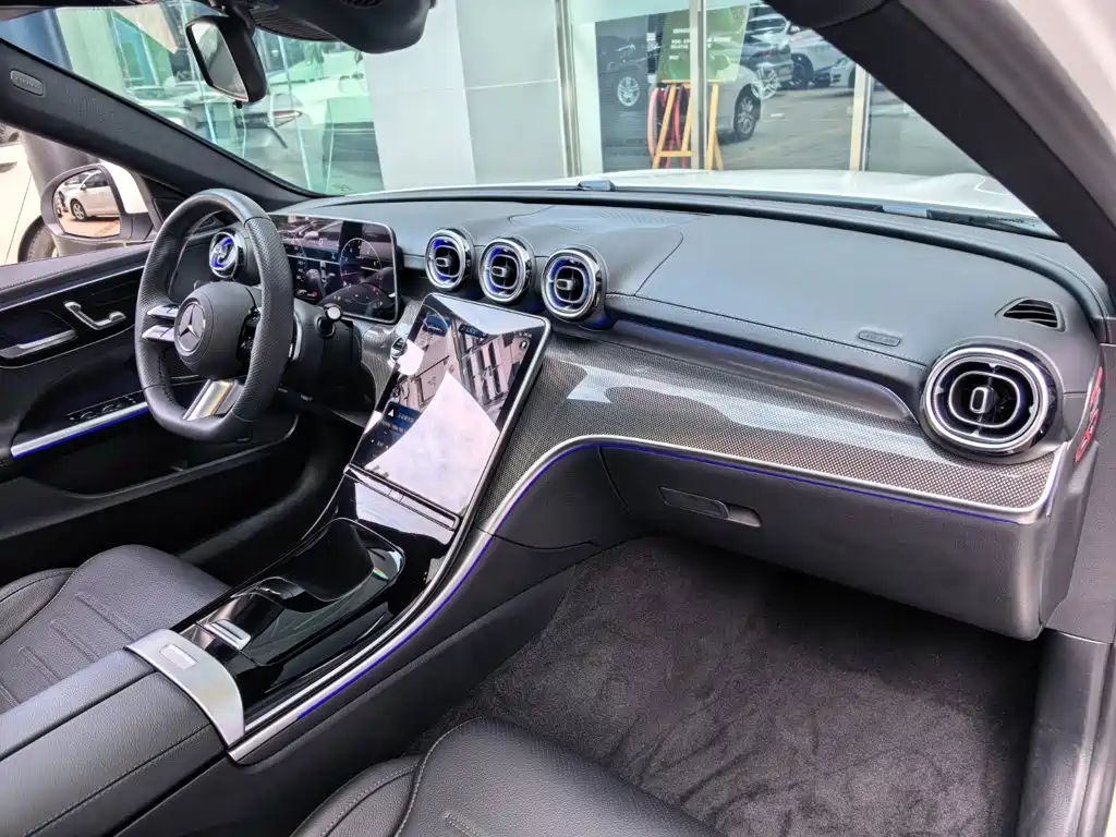 Mercedes-Benz C-Class — миниатюра 6