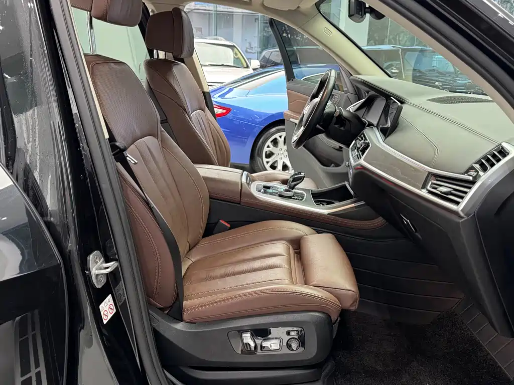 BMW X7 2020 xDrive40i Lead Luxury