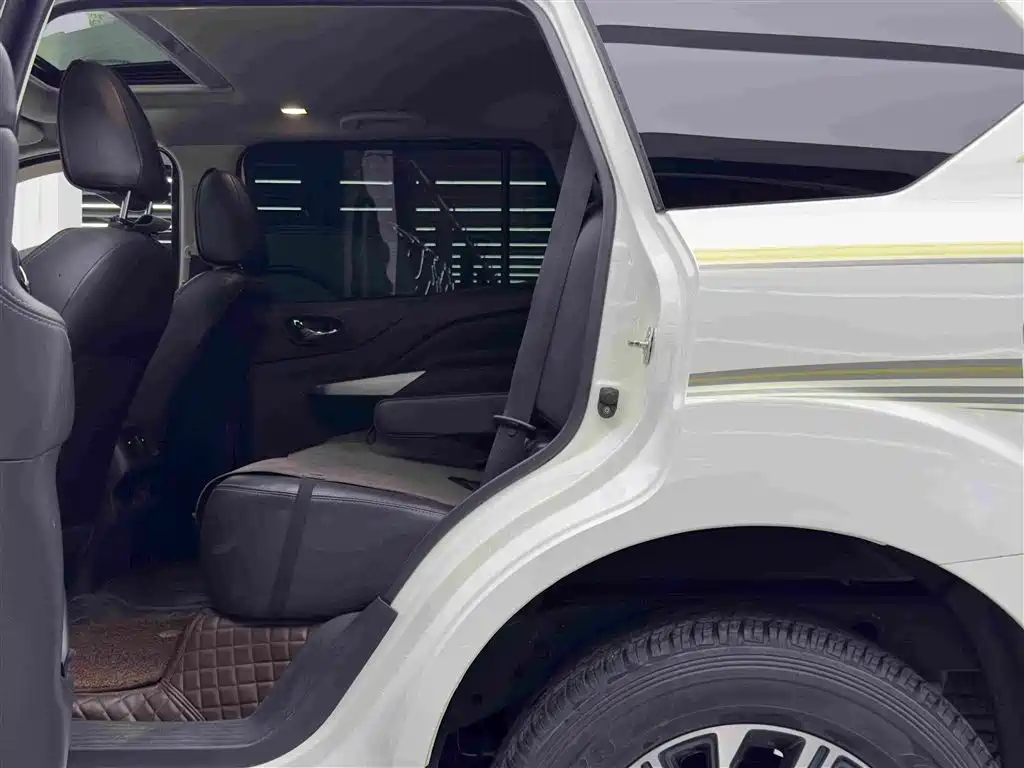 Nissan Terra — миниатюра 9