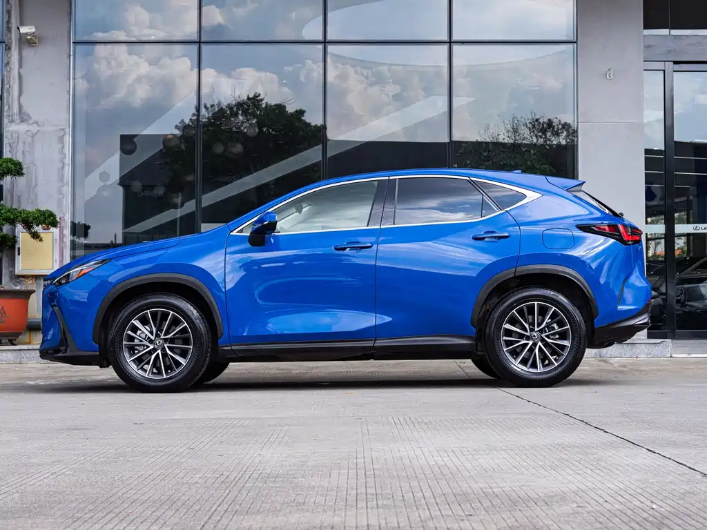 LEXUS  NX
