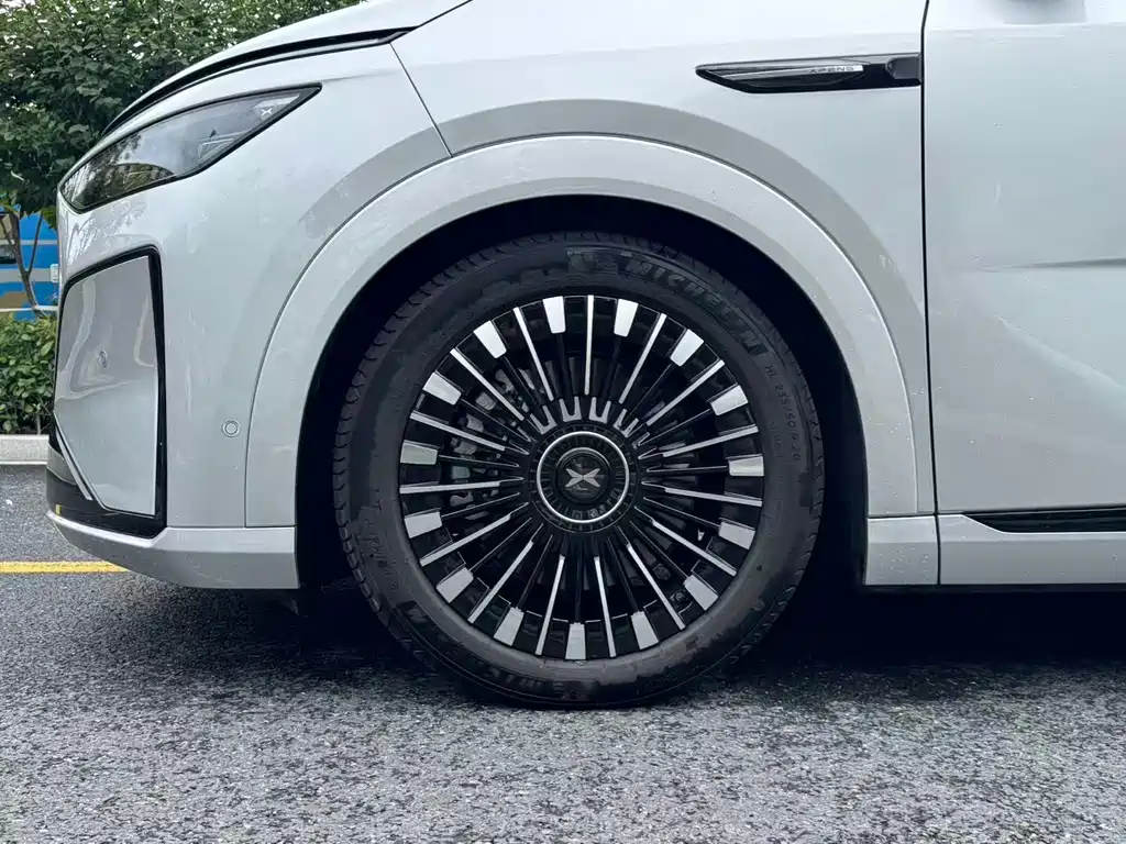 XPeng X9 - фото 27