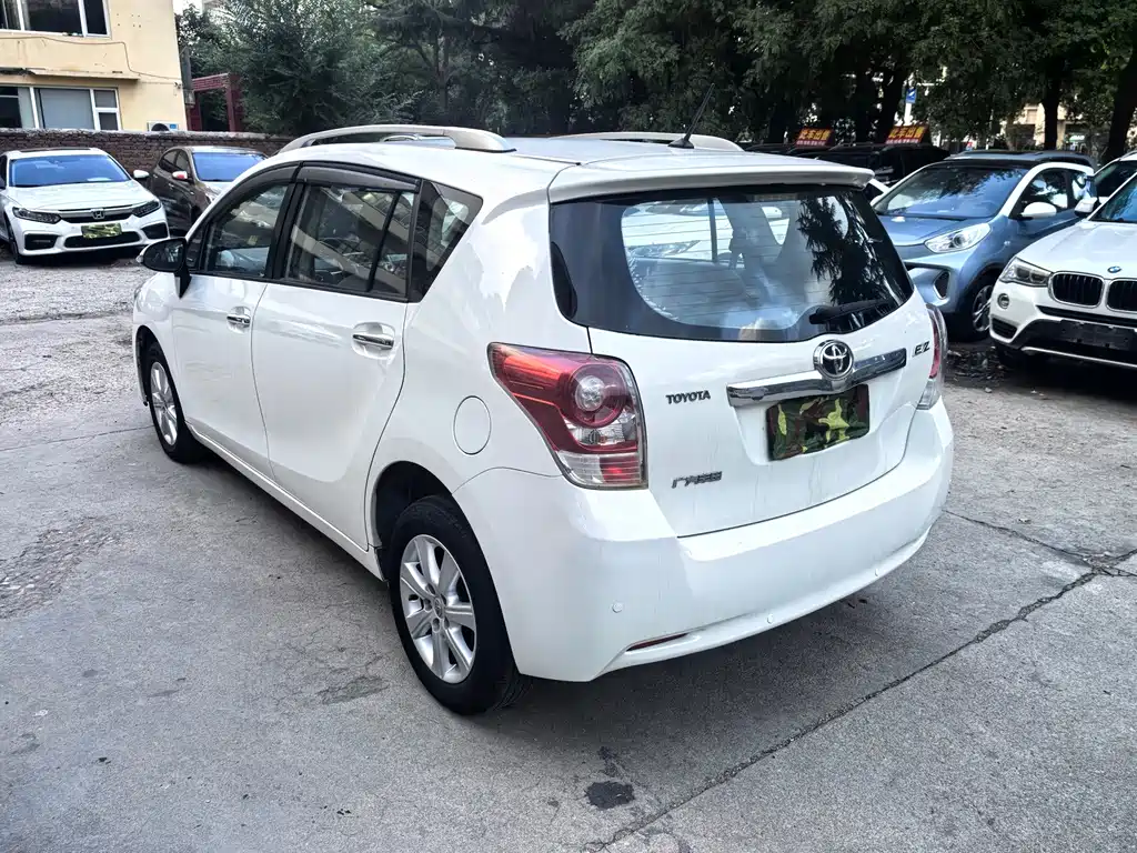 Toyota Verso — миниатюра 9