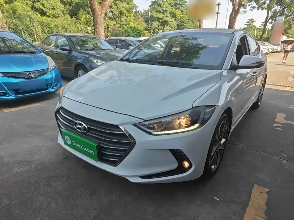 Hyundai Elantra — миниатюра 2
