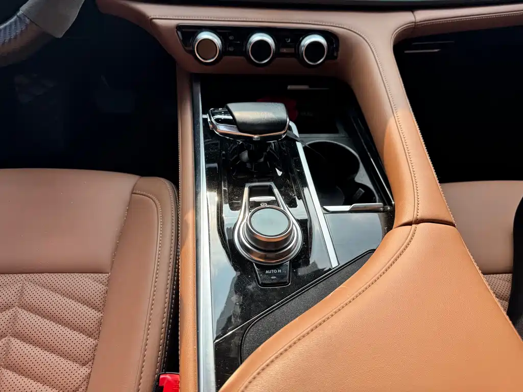 Changan CS95 — миниатюра 8